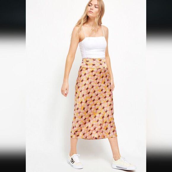 Free People Dresses & Skirts - Free People Normani Bias Printed Midi Skirt in Honey Crazy Daisy